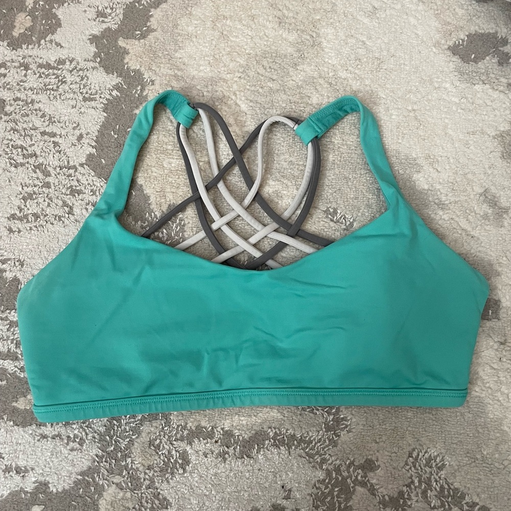 Lululemon Free to Be Sports Bra